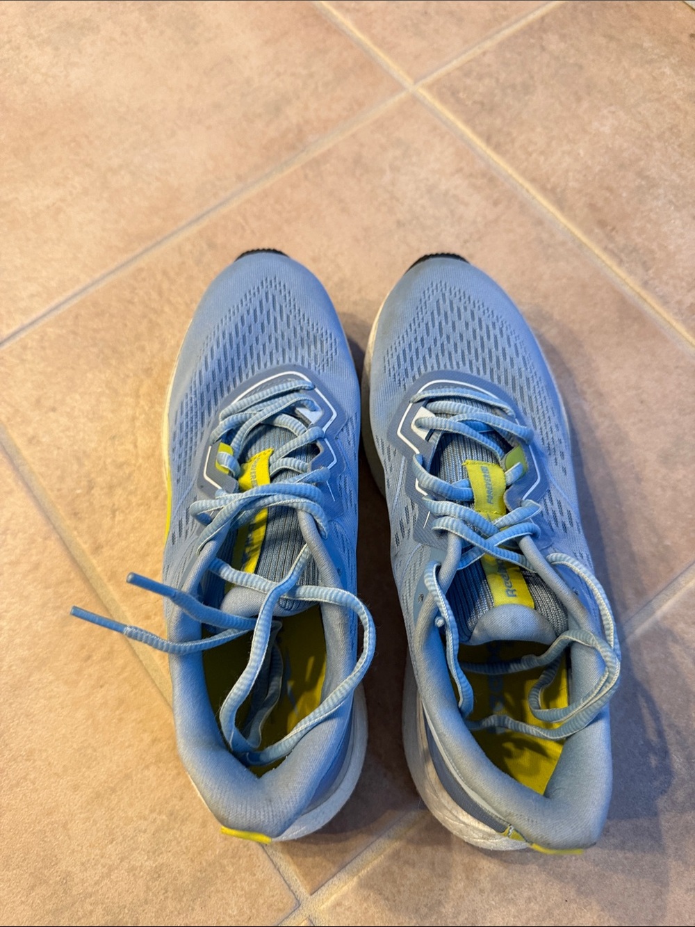 Reebok women’s sneakers size 8